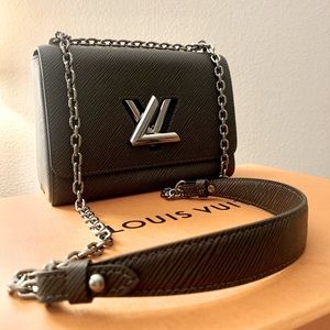 COPY - Beautiful and classic Louis Vuitton Twist MM